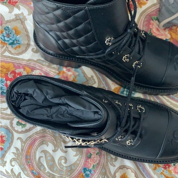 ⭐️Brand new Chanel quilted combat boots size 38⭐️ - Picture 4 of 5
